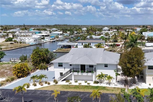 2932 Buttonwood Key CT, St. James City, FL 33956