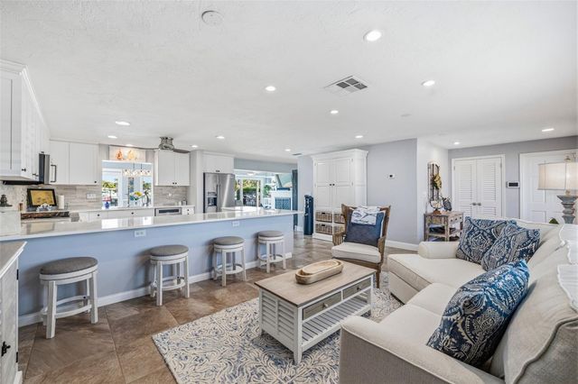 4310 40TH STREET S, St Petersburg, FL 33711