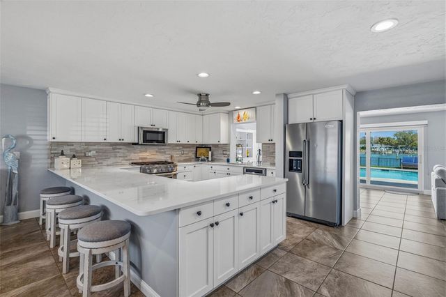 4310 40TH STREET S, St Petersburg, FL 33711