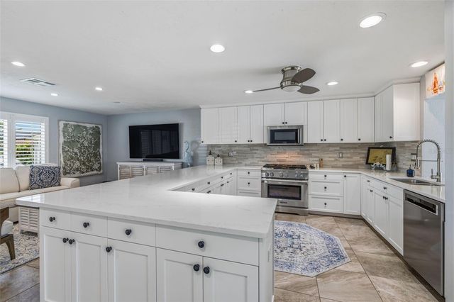 4310 40TH STREET S, St Petersburg, FL 33711