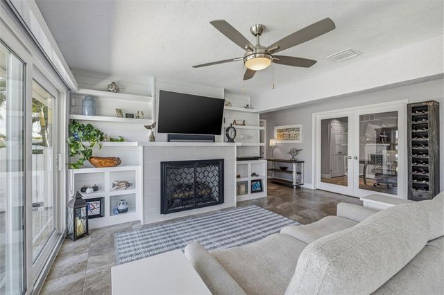 4310 40TH STREET S, St Petersburg, FL 33711