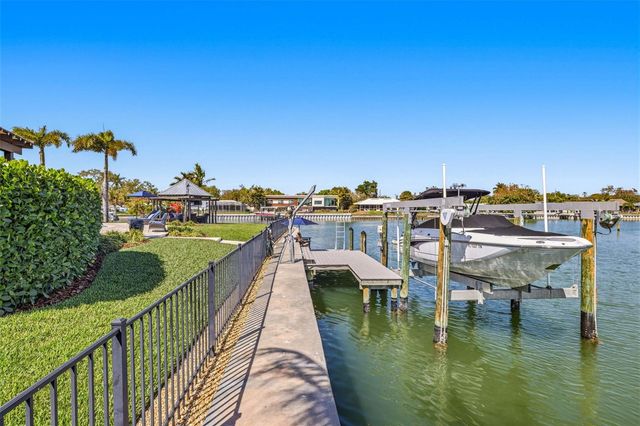 4310 40TH STREET S, St Petersburg, FL 33711