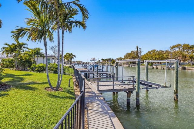 4310 40TH STREET S, St Petersburg, FL 33711