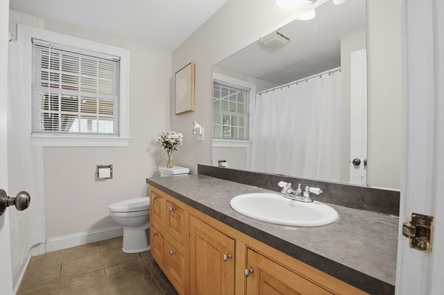 305 Hanover St, Hanover, MA 02339