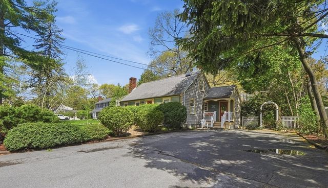 305 Hanover St, Hanover, MA 02339