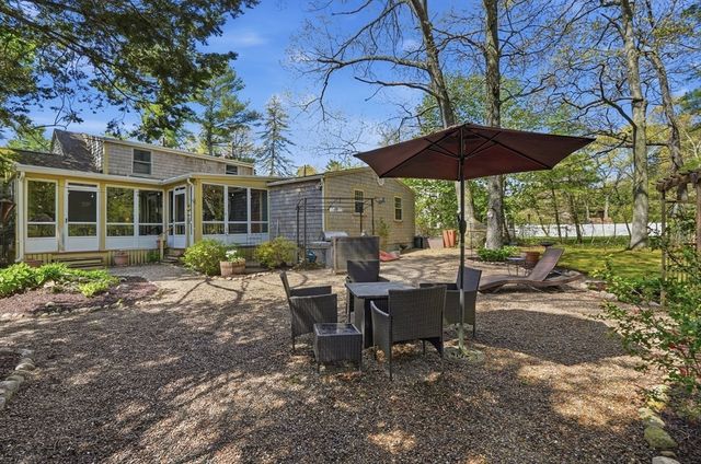 305 Hanover St, Hanover, MA 02339