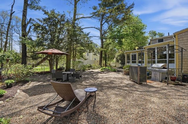 305 Hanover St, Hanover, MA 02339