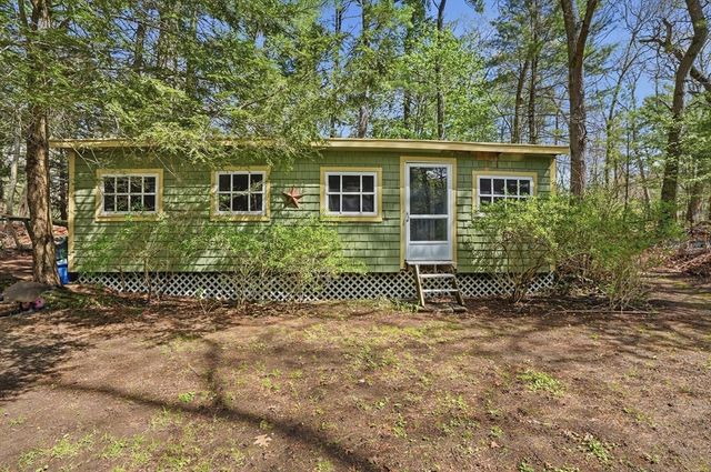 305 Hanover St, Hanover, MA 02339