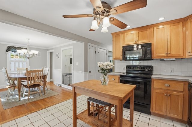 305 Hanover St, Hanover, MA 02339