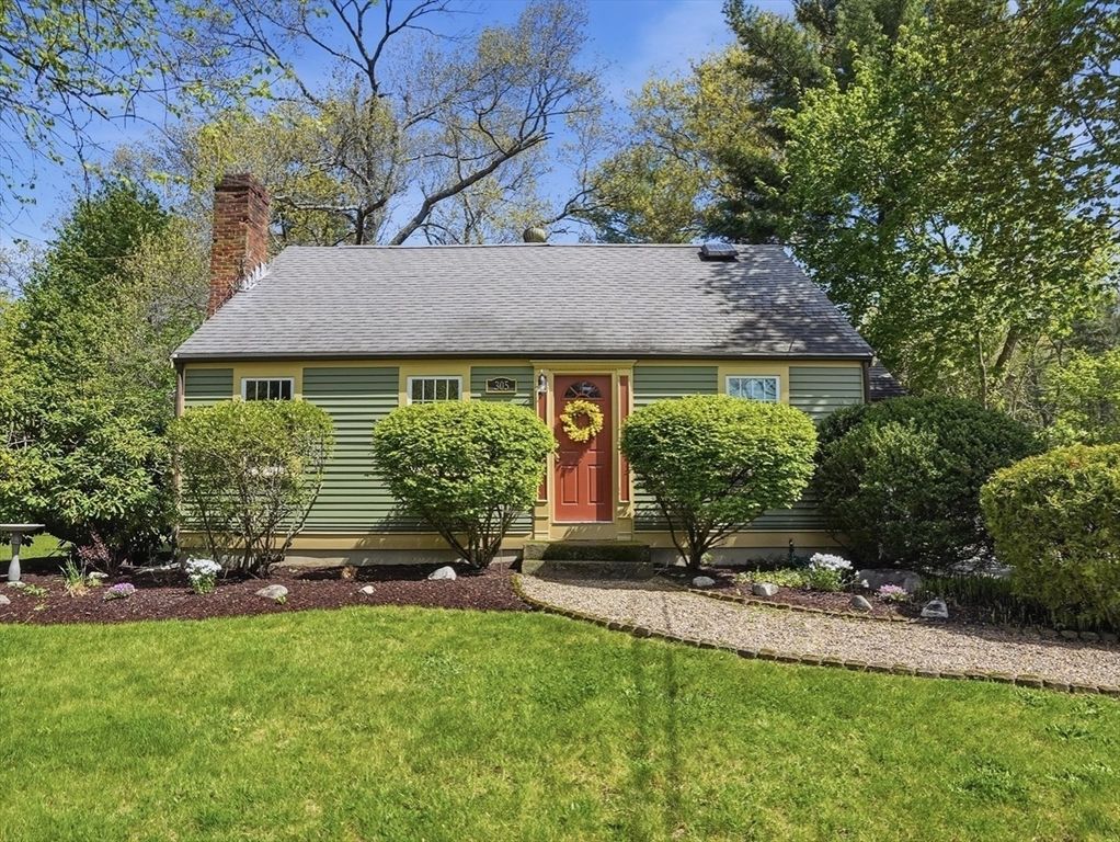 305 Hanover St, Hanover, MA 02339