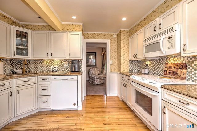 6 Harborside Drive, Milford, CT 06460