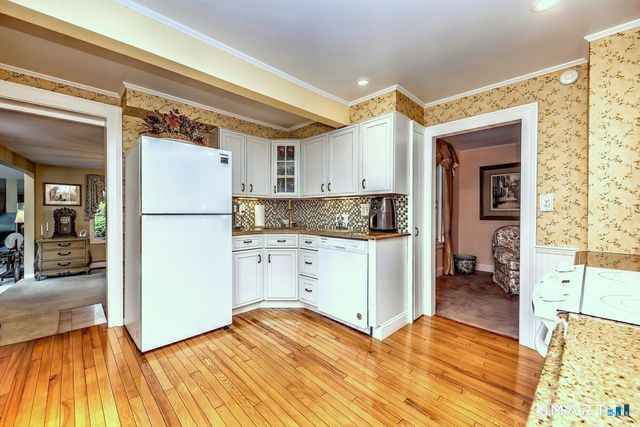 6 Harborside Drive, Milford, CT 06460
