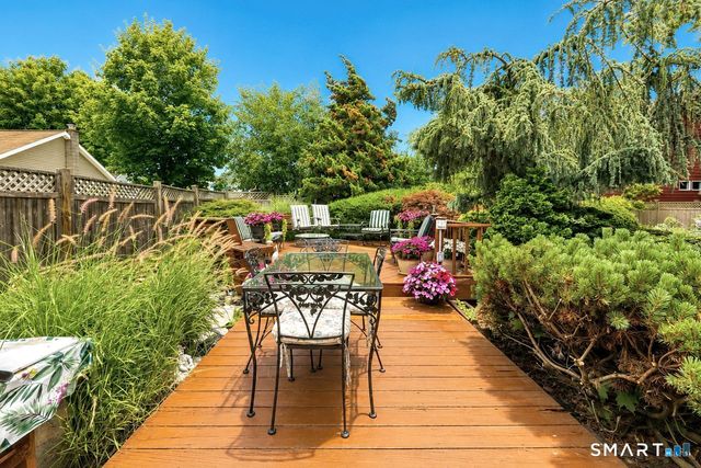 6 Harborside Drive, Milford, CT 06460