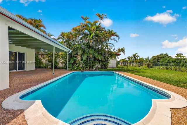 1980 NW 81st Ave, Coral Springs, FL 33071