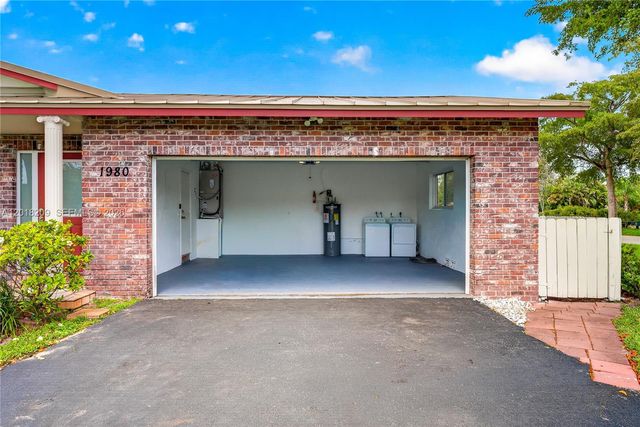 1980 NW 81st Ave, Coral Springs, FL 33071