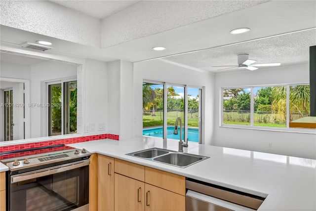 1980 NW 81st Ave, Coral Springs, FL 33071