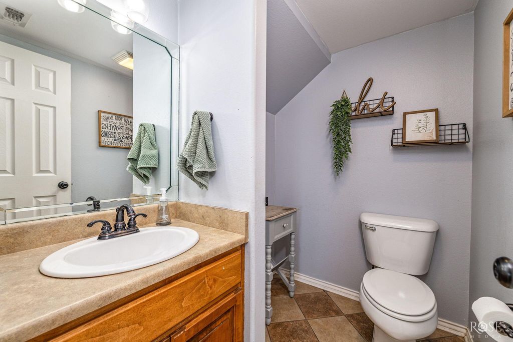 Image 12 of property listing at 5805 Lyndhurst Drive, San Angelo, TX 76901