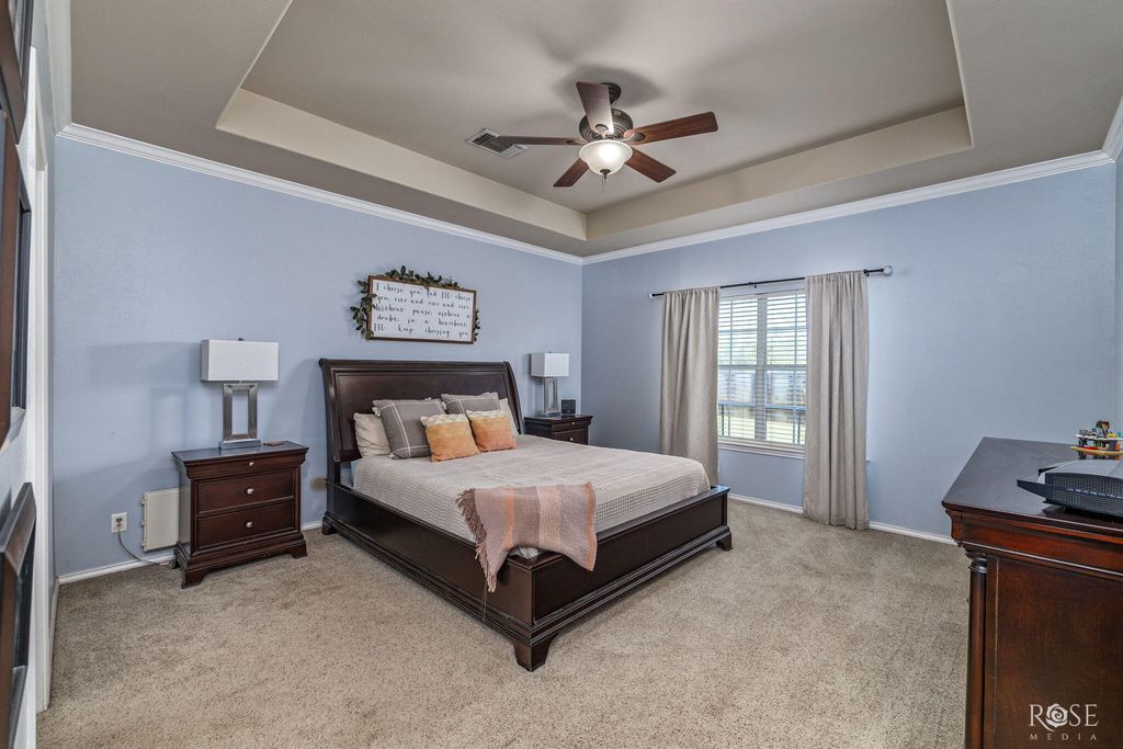 Image 13 of property listing at 5805 Lyndhurst Drive, San Angelo, TX 76901