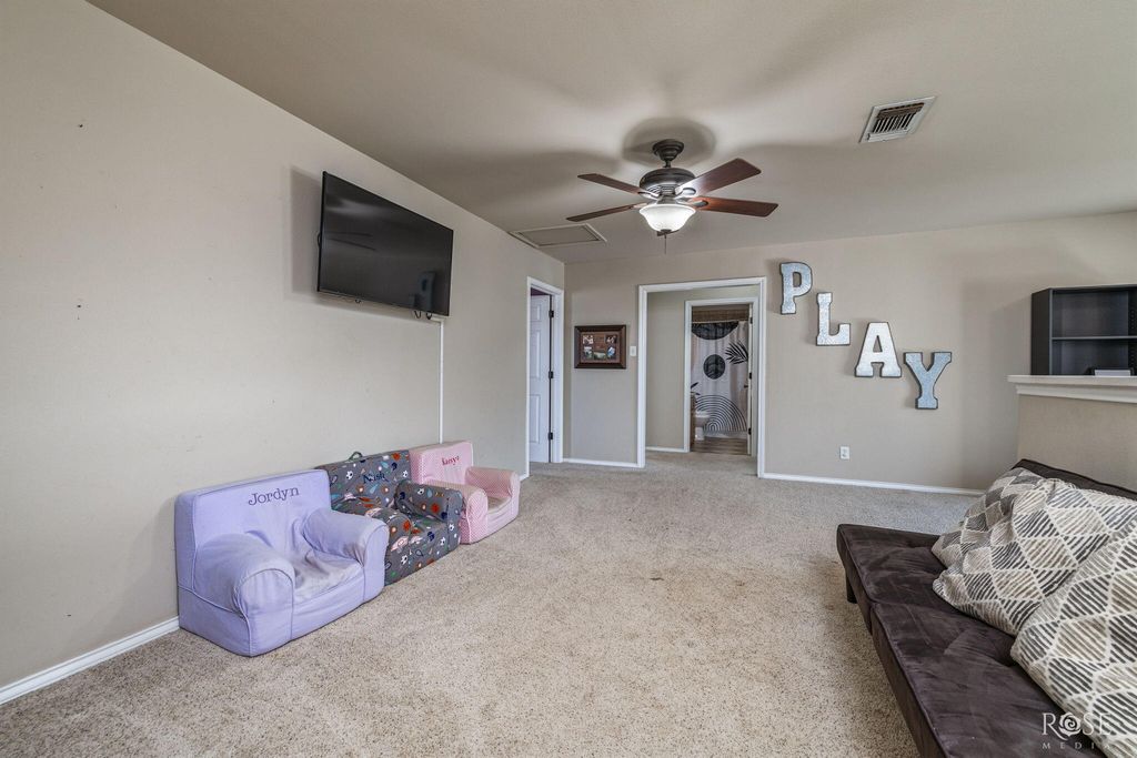 Image 18 of property listing at 5805 Lyndhurst Drive, San Angelo, TX 76901