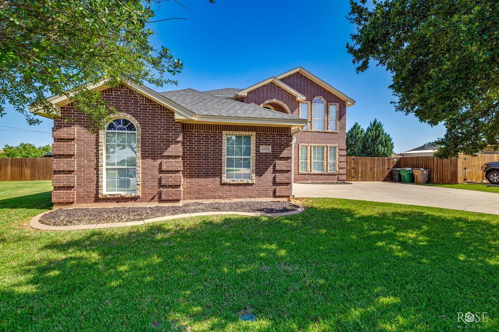 Image 2 of property listing at 5805 Lyndhurst Drive, San Angelo, TX 76901