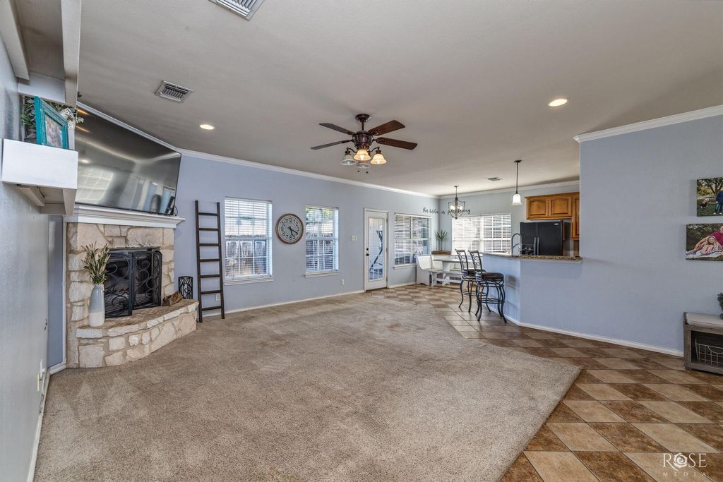 Image 7 of property listing at 5805 Lyndhurst Drive, San Angelo, TX 76901