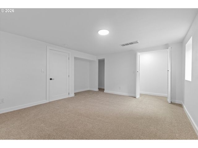 625 N STAFFORD St, Portland, OR 97217