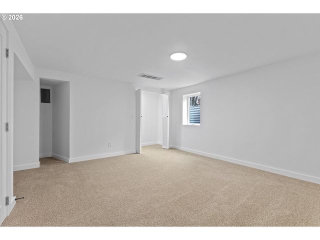 625 N STAFFORD St, Portland, OR 97217