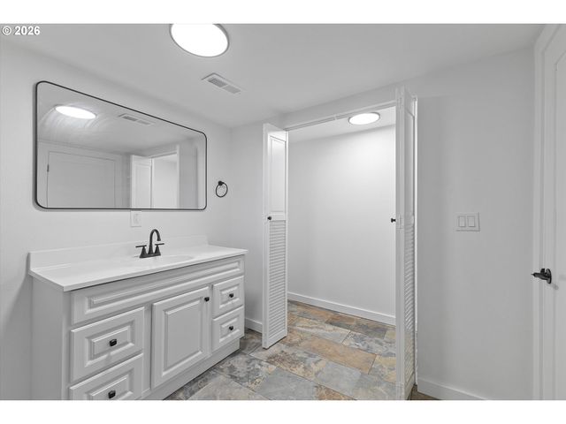 625 N STAFFORD St, Portland, OR 97217