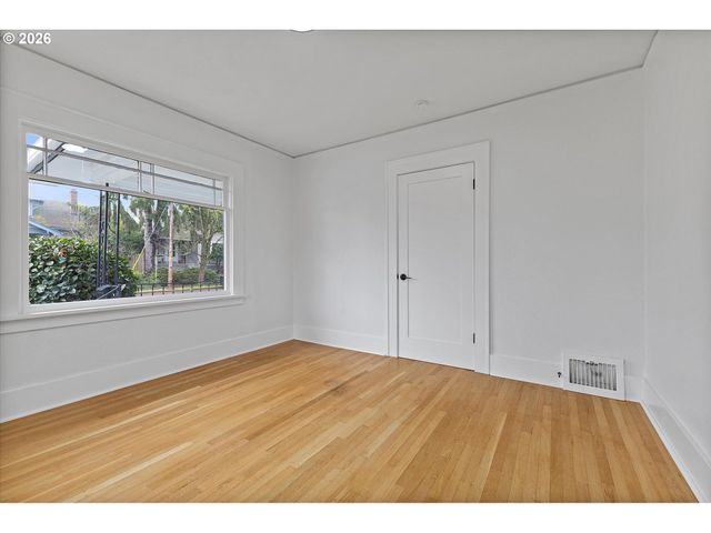 625 N STAFFORD St, Portland, OR 97217