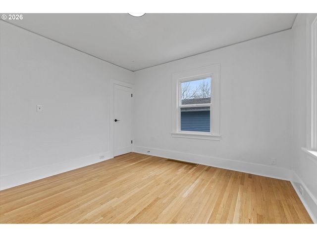 625 N STAFFORD St, Portland, OR 97217