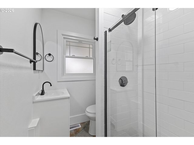 625 N STAFFORD St, Portland, OR 97217