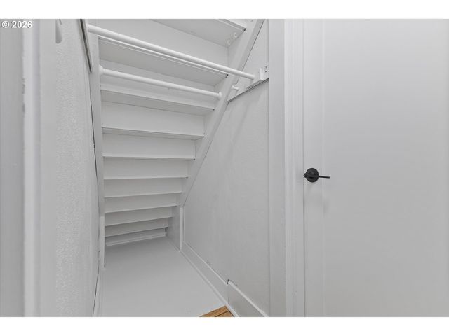 625 N STAFFORD St, Portland, OR 97217