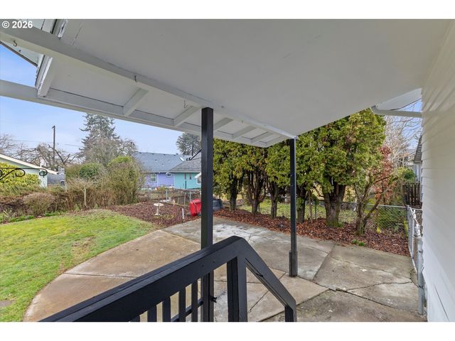 625 N STAFFORD St, Portland, OR 97217