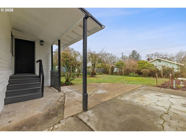 625 N STAFFORD St, Portland, OR 97217