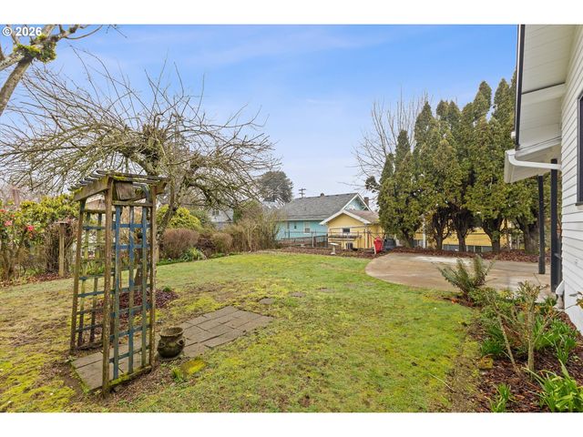 625 N STAFFORD St, Portland, OR 97217