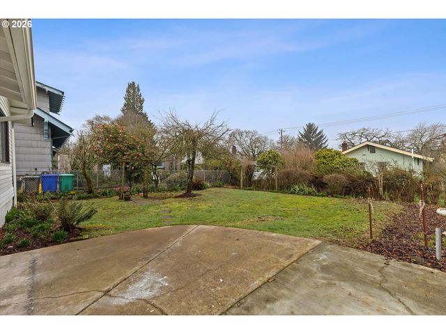 625 N STAFFORD St, Portland, OR 97217