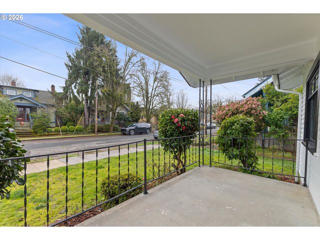 625 N STAFFORD St, Portland, OR 97217