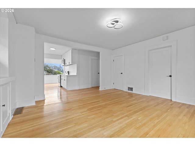 625 N STAFFORD St, Portland, OR 97217