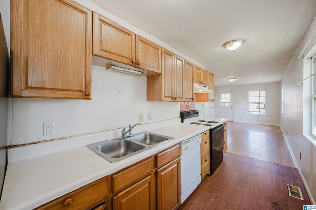 621 BELL AVENUE, Tarrant, AL 35217