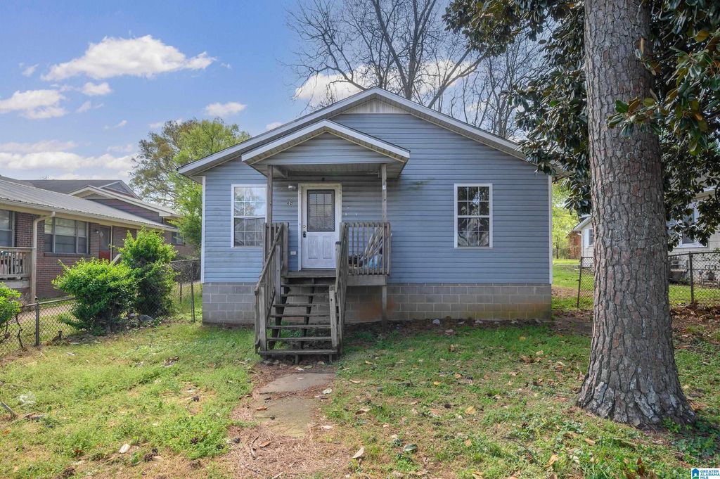621 BELL AVENUE, Tarrant, AL 35217