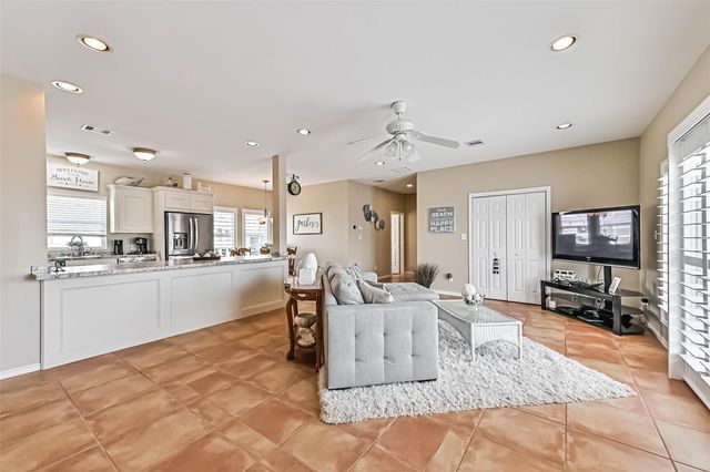 16611 Pompano Way, Galveston, TX 77554