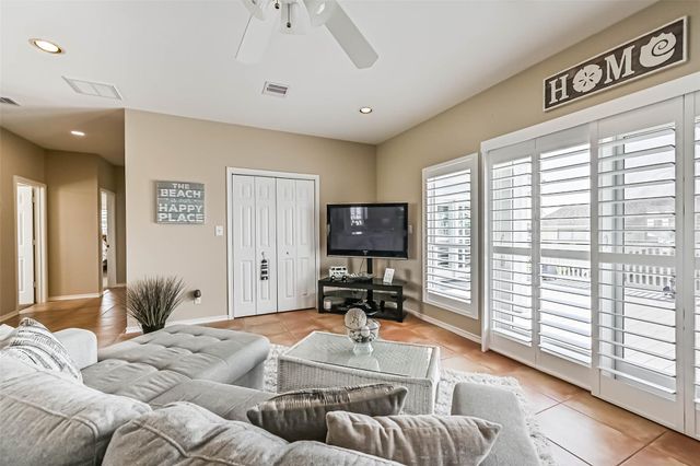 16611 Pompano Way, Galveston, TX 77554