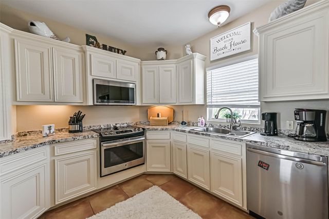 16611 Pompano Way, Galveston, TX 77554