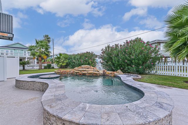 16611 Pompano Way, Galveston, TX 77554