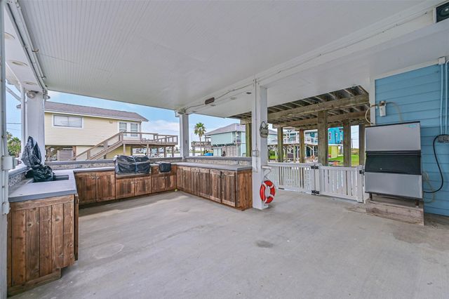 16611 Pompano Way, Galveston, TX 77554
