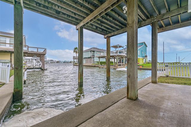 16611 Pompano Way, Galveston, TX 77554