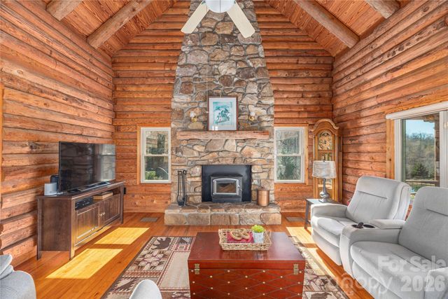 393 Carver Mountain Valley, Sylva, NC 28779