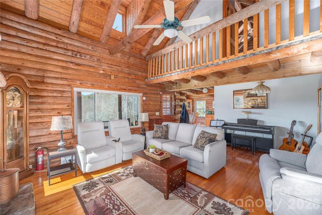 393 Carver Mountain Valley, Sylva, NC 28779