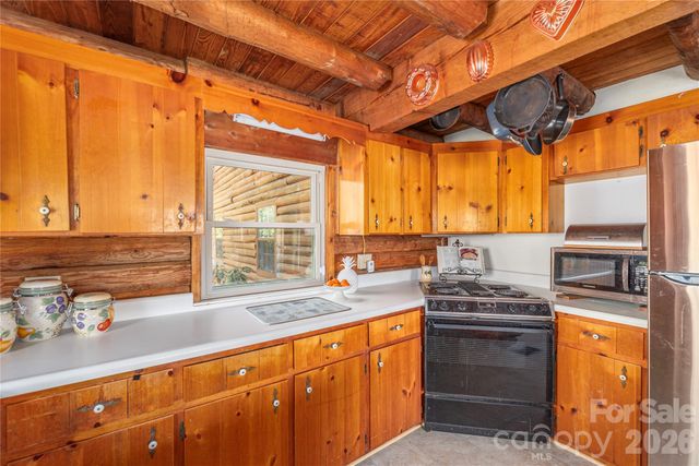 393 Carver Mountain Valley, Sylva, NC 28779