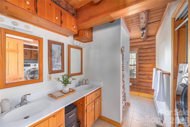 393 Carver Mountain Valley, Sylva, NC 28779